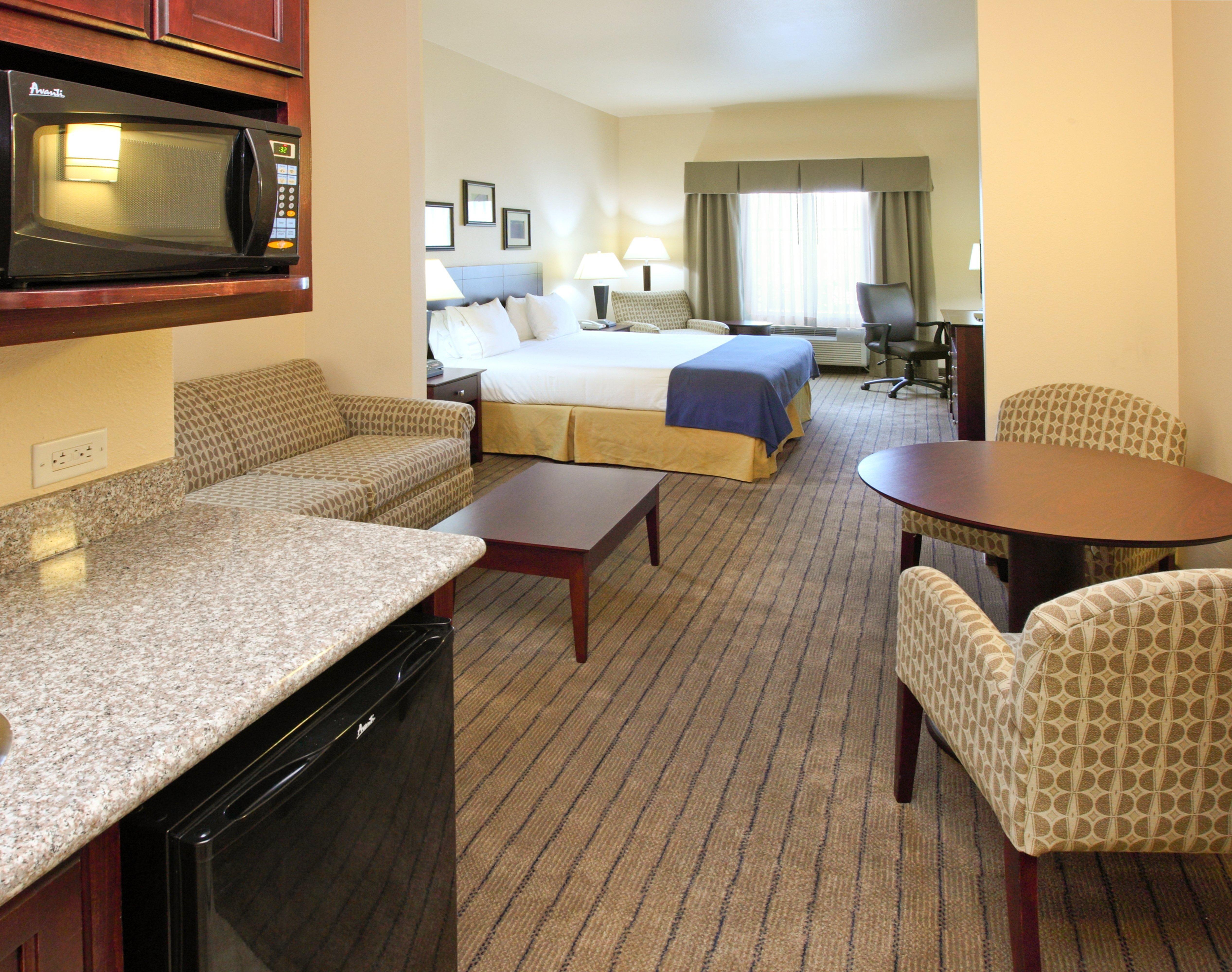 Holiday Inn Express Hotel & Suites Marshall By Ihg Exterior foto